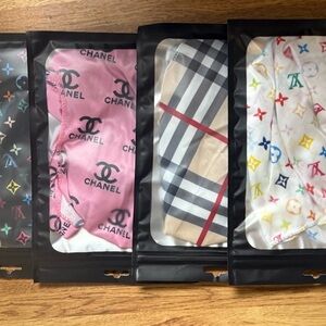 Meet your Posher, Designer